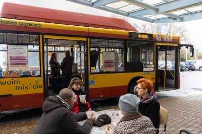 zdjęcie przedstawiające rzeszowski "autobus ciepła", fot. Grzegorz Bukała, Urząd Miasta Rzeszowa